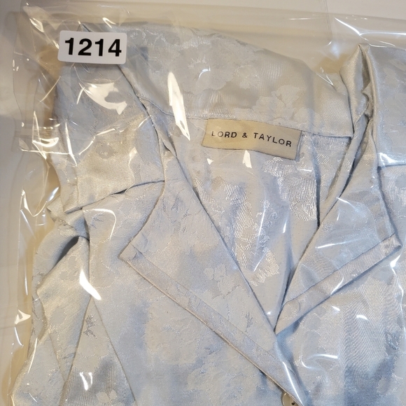 Lord and Taylor Women's Vintage light blue brocade fabric pajama set size M - Picture 9 of 9